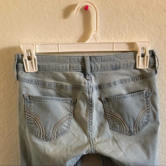 Hollister Lightwash Skinny Jeans - Picture 4 of 4